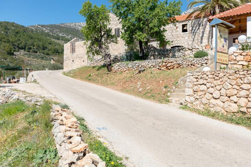 Apartman Ladovina, Relaxing Enviroment With A Modern In A Old Stone House Zavala