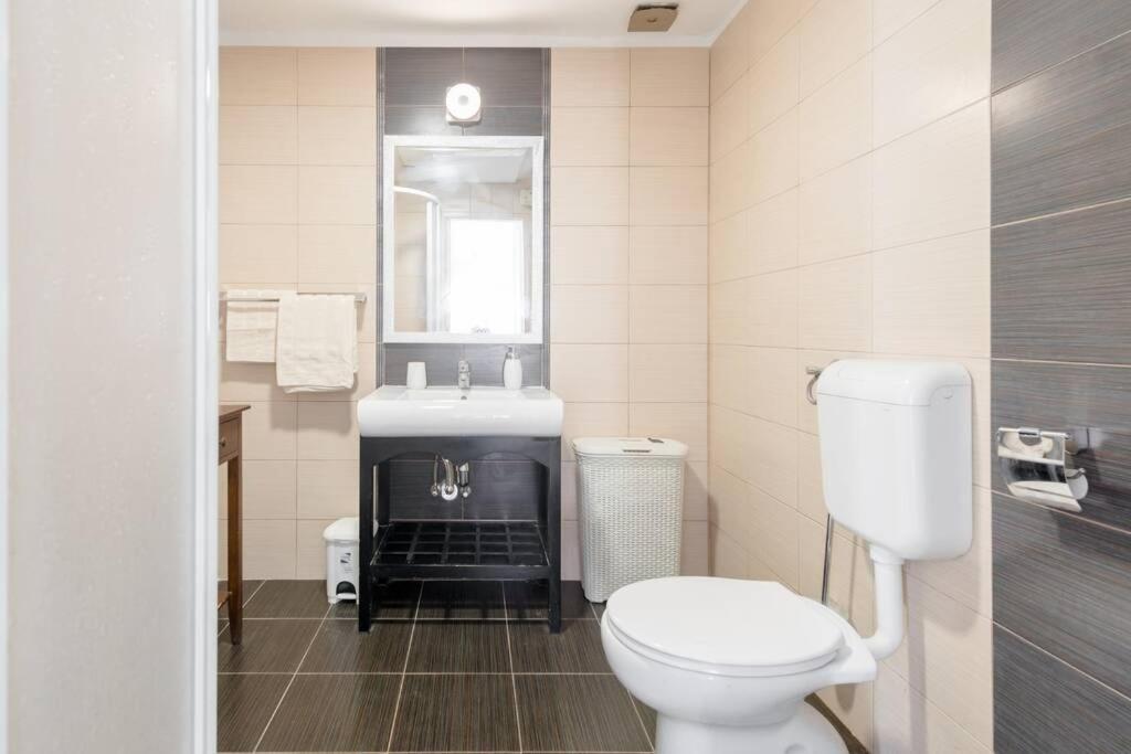 Apartman Ladovina, Relaxing Enviroment With A Modern In A Old Stone House *